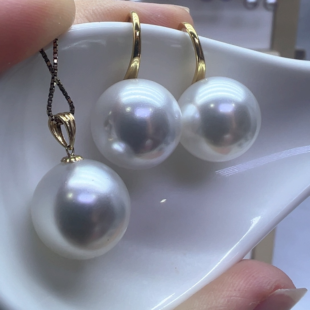 淡水珍珠18K金镶嵌吊坠(赠链)