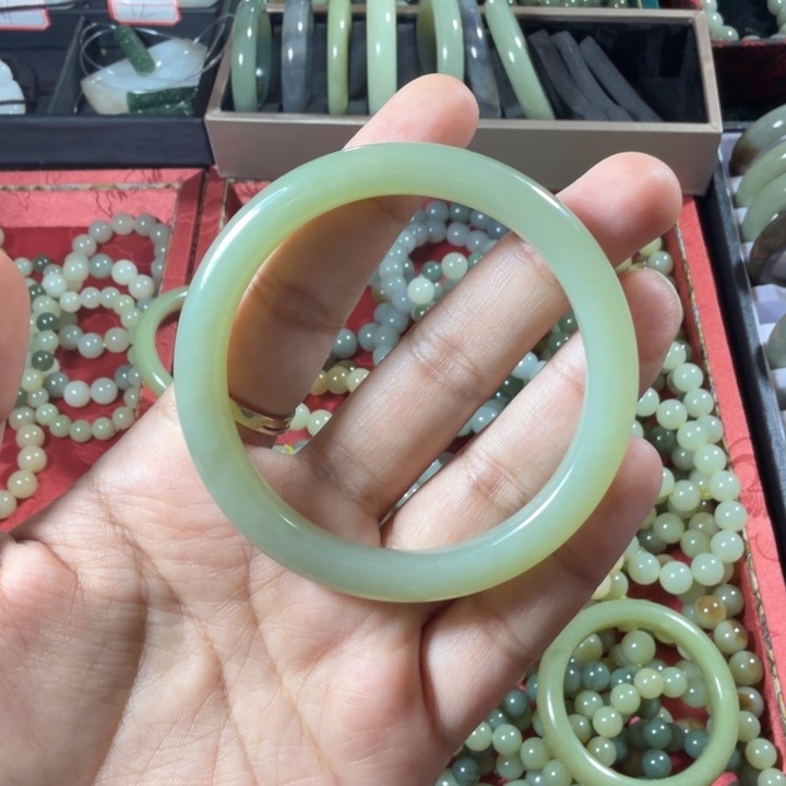 另****和田玉（糖玉）未镶嵌手链