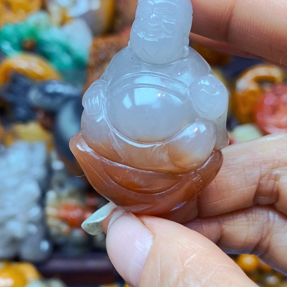 未镶嵌石英质玉（黄龙玉）颈饰