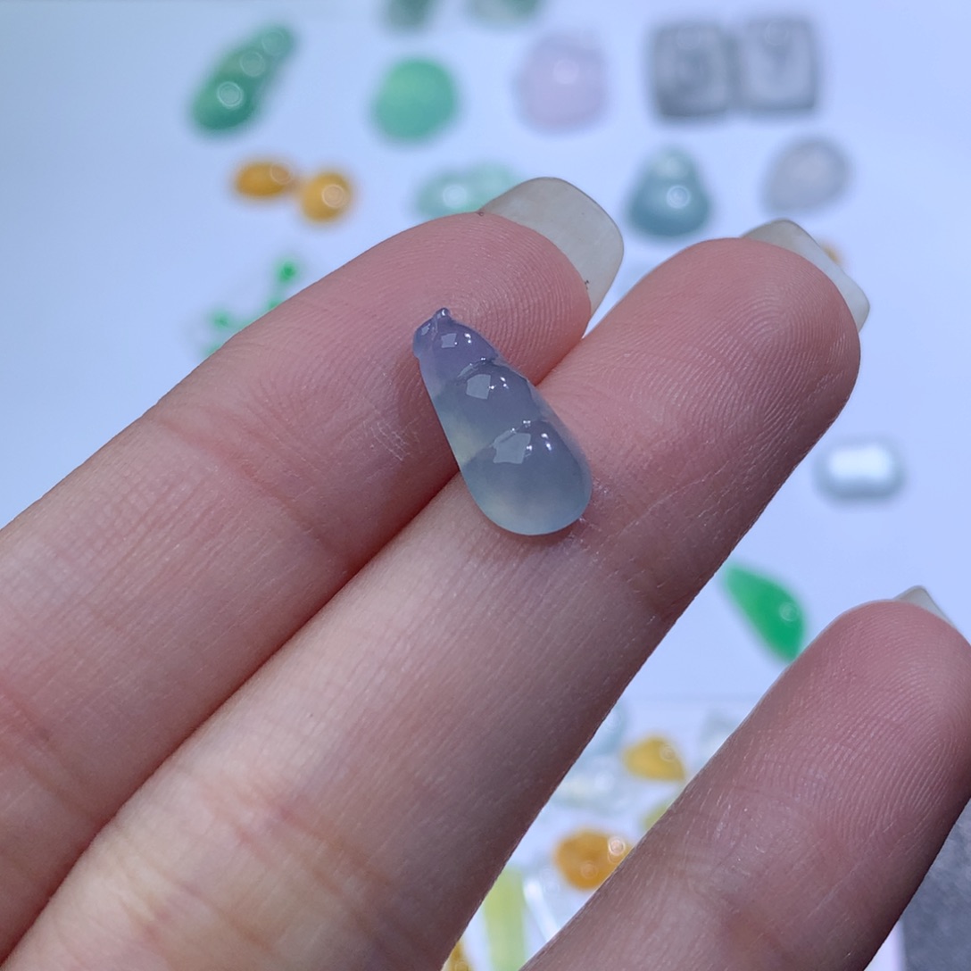 翡翠颈饰未镶嵌12.9 6.0 3.8