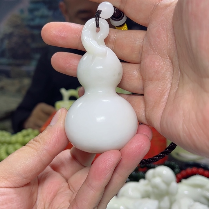 蛇纹石玉手把件多样性发货未镶嵌