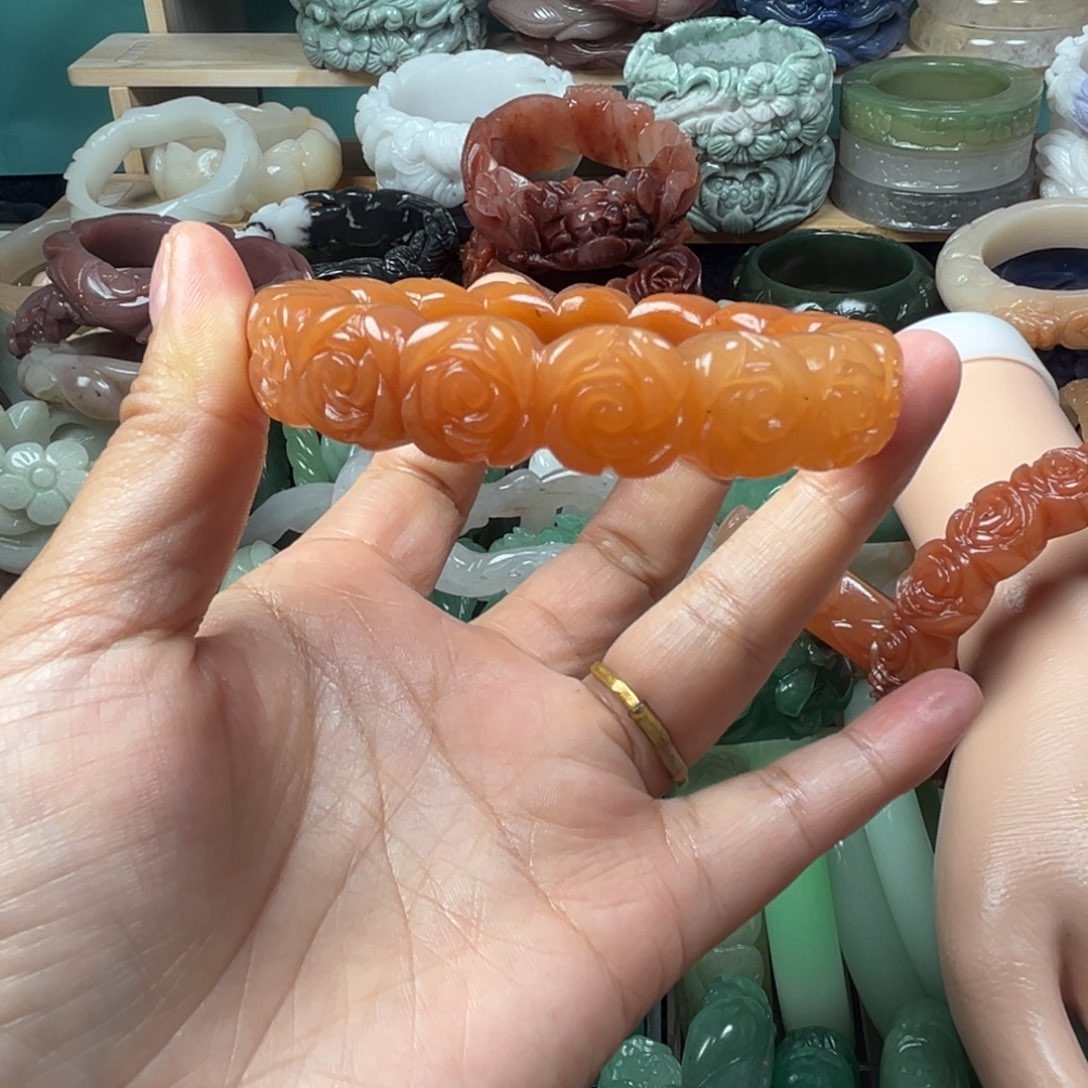 石英质玉未镶嵌纯手工雕花手镯