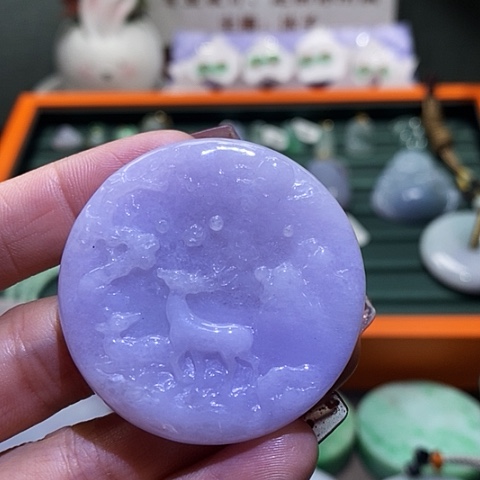 翡翠颈饰未镶嵌鹿牌