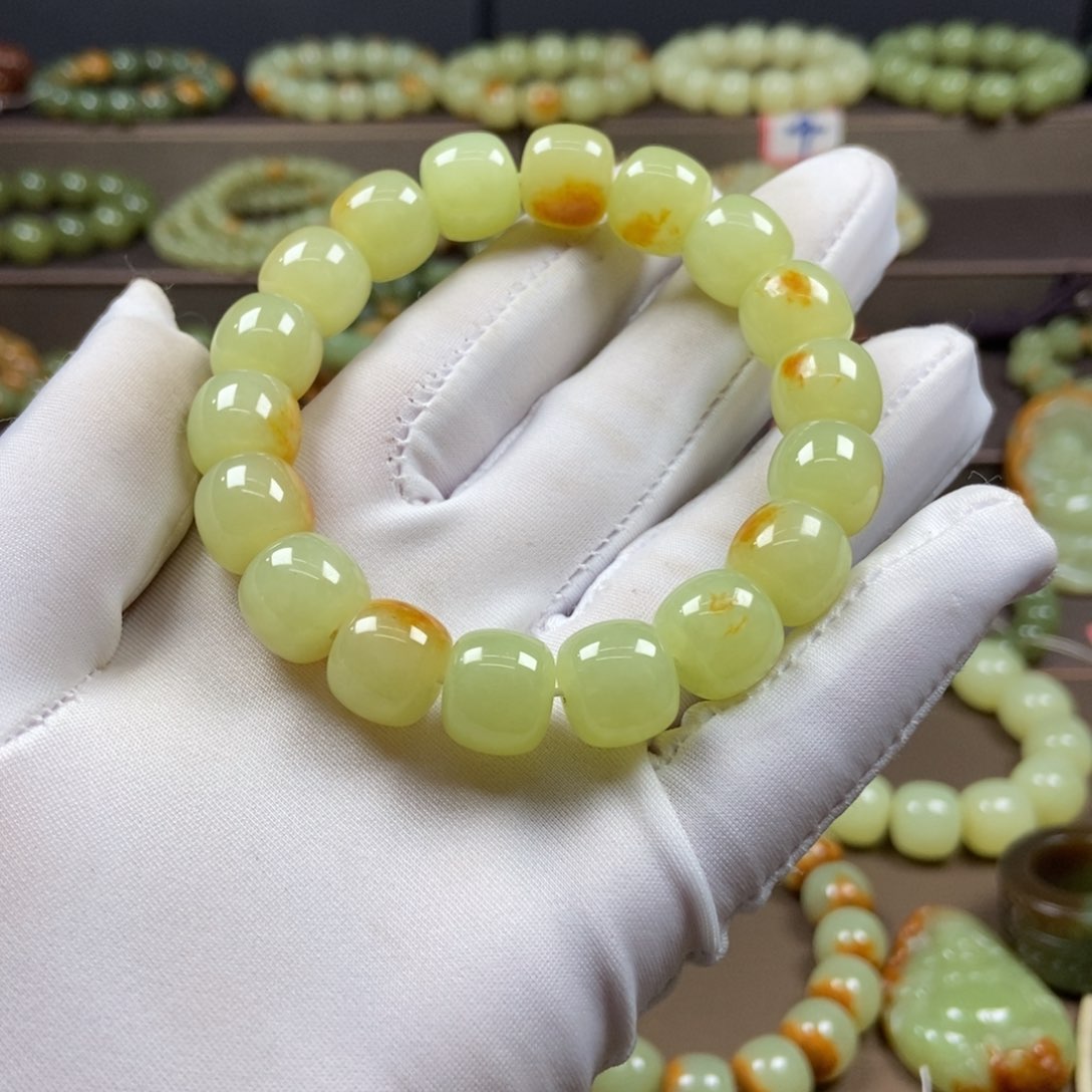 透闪石质玉手链未镶嵌喝**鱼