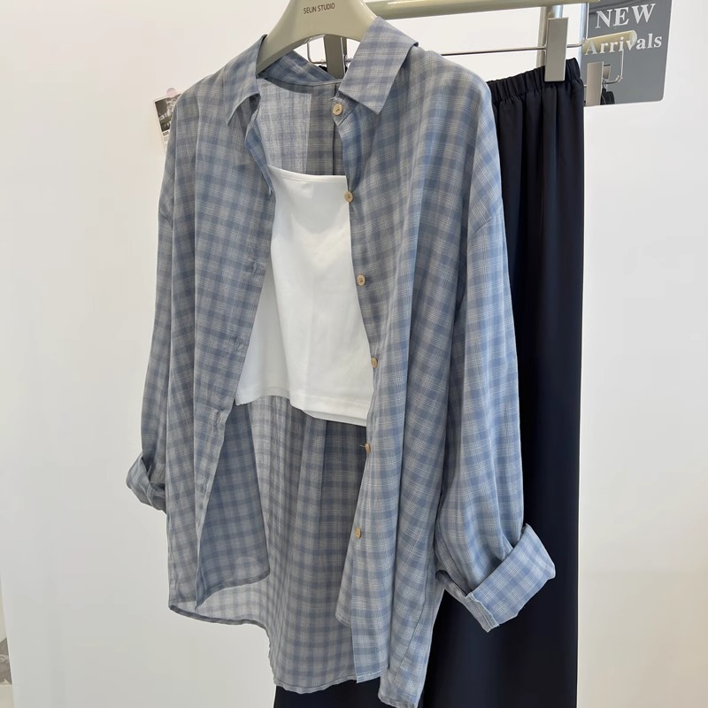 新款日系浅蓝色复古纹格长袖衬衫女宽松慵懒风上衣防晒衫夏季薄款