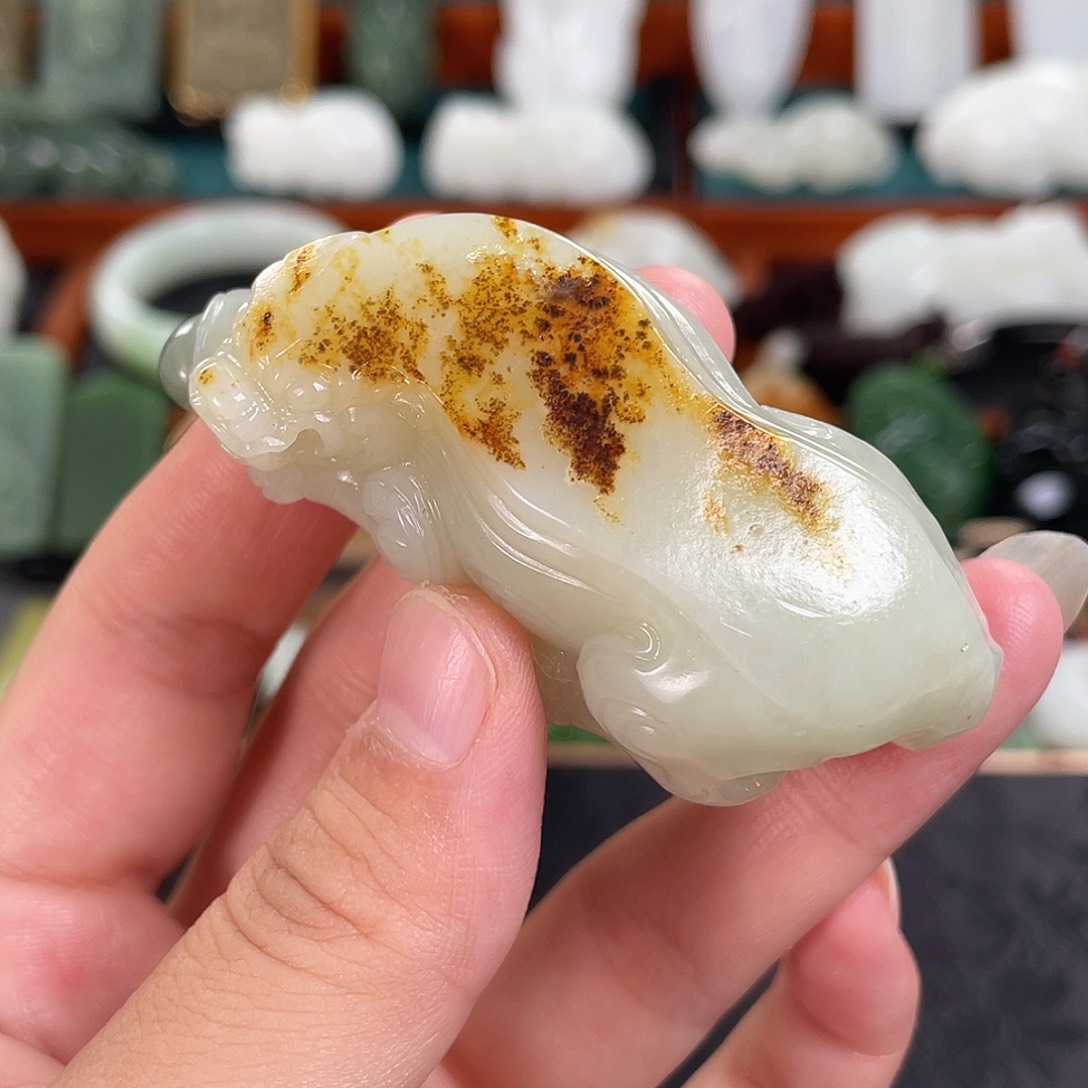 和田玉未镶嵌把件