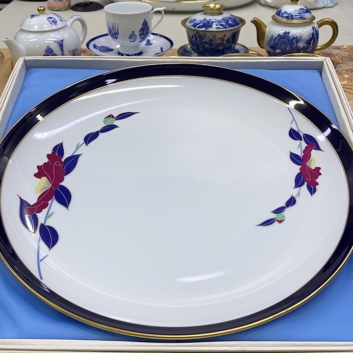 摆件口径31.5香兰社瓷器