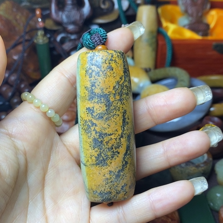 岫岩河磨玉（透闪石质玉）未镶嵌把件