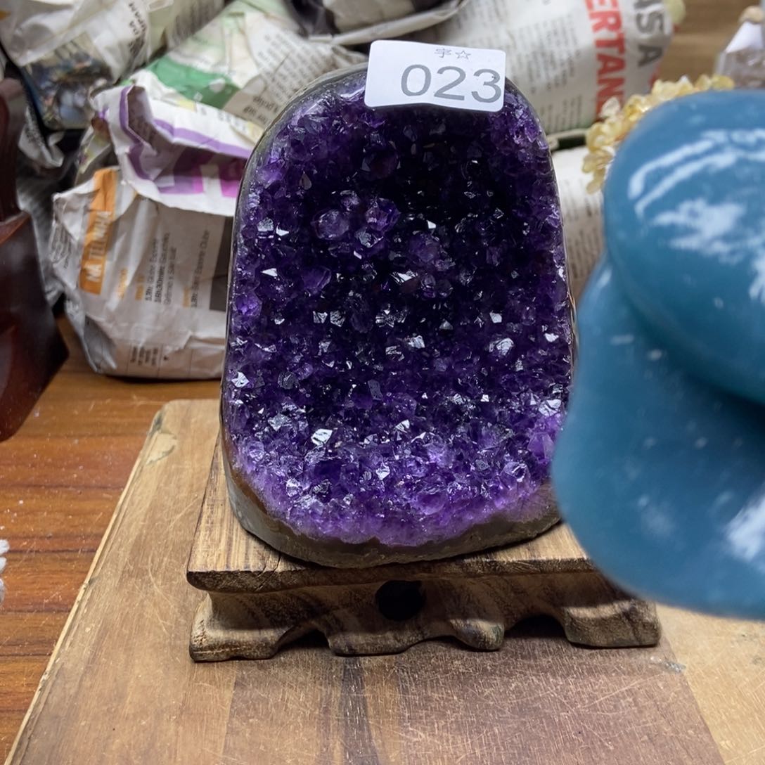 紫晶天然水晶摆件未镶嵌