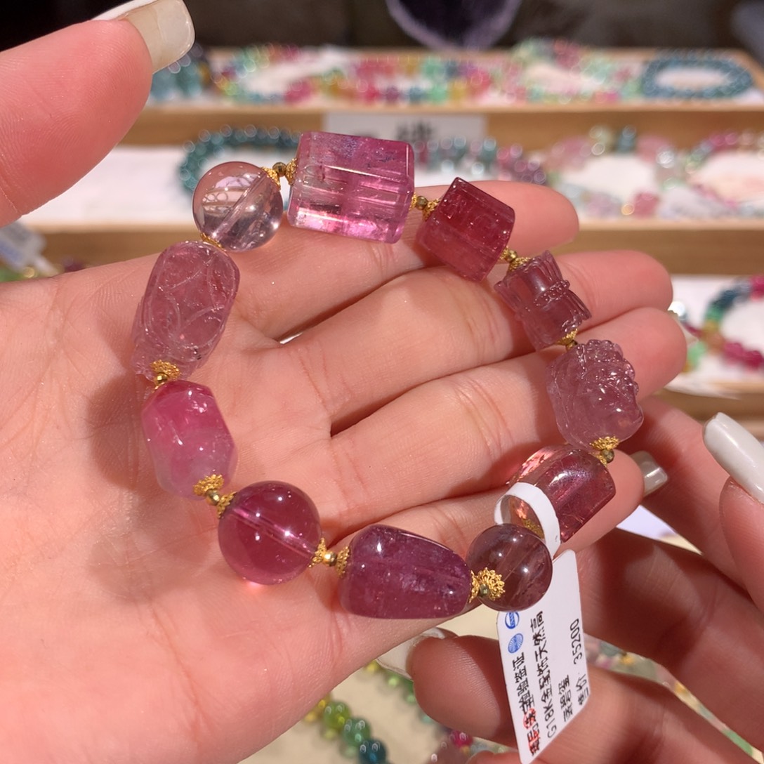 碧玺多样性发一件未镶嵌