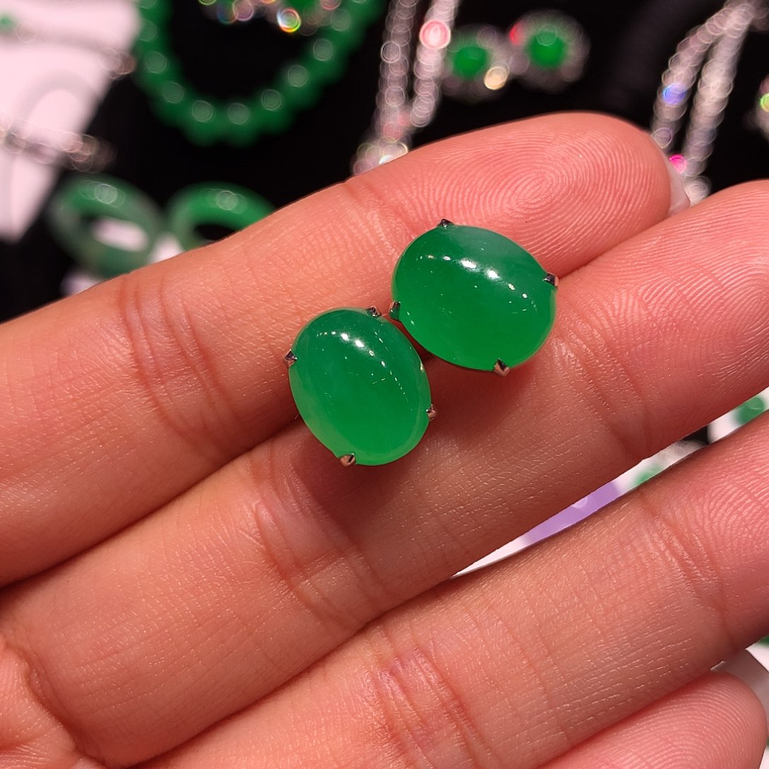 翡翠18K金镶嵌耳饰