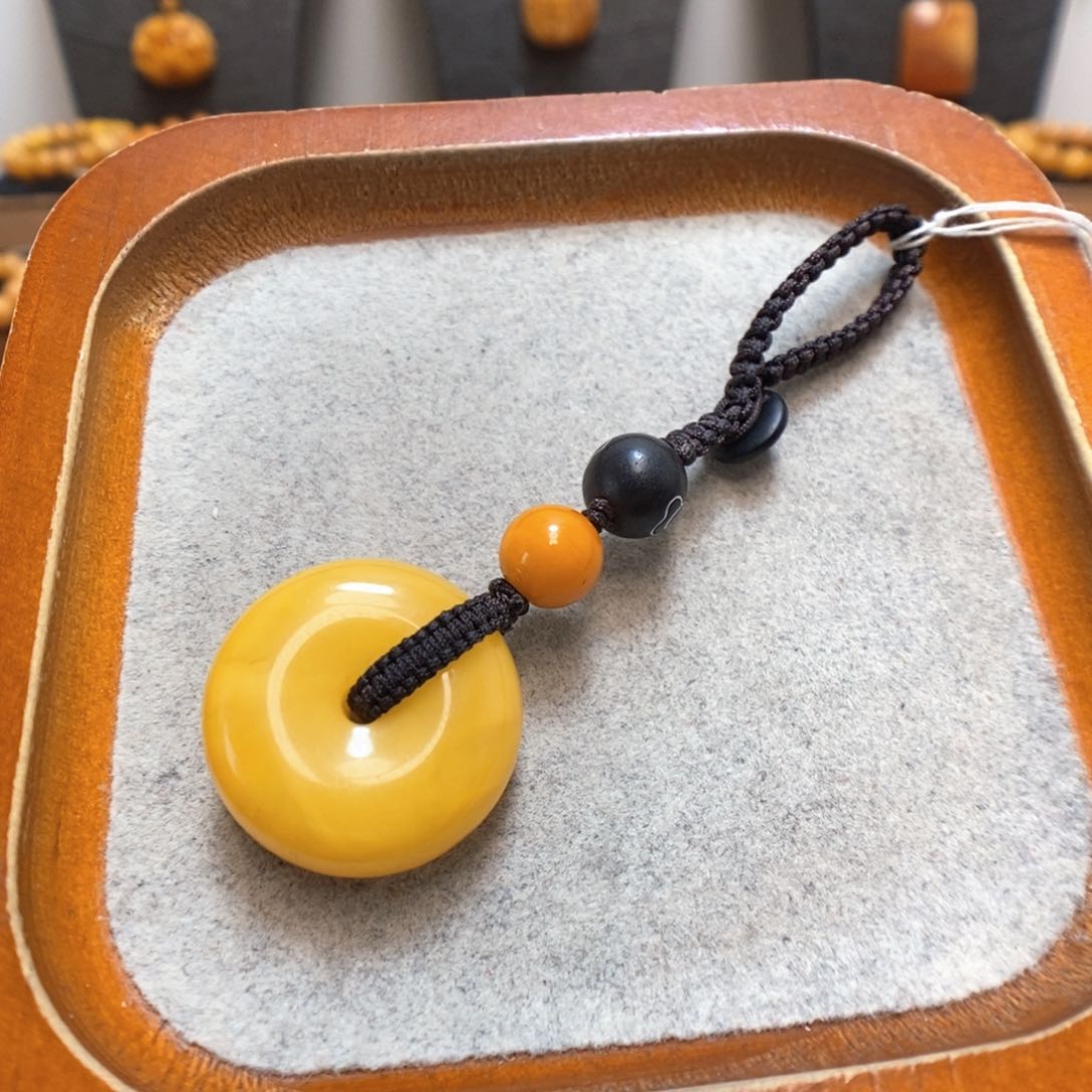 未镶嵌吊坠(赠链)蜜蜡钥匙扣