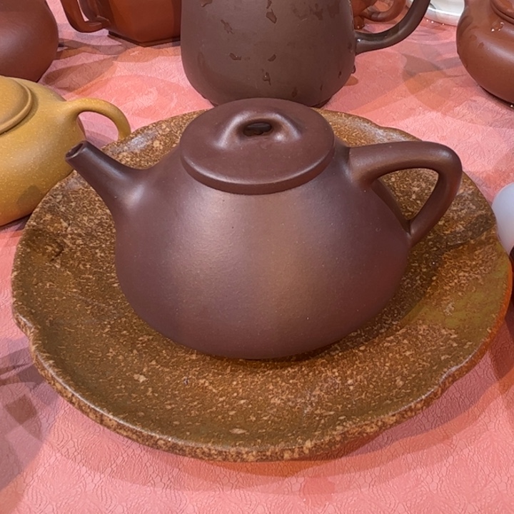 紫砂茶壶底槽青精工子也