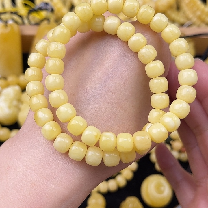 琥珀未镶嵌颈饰琥珀，多样性发其一