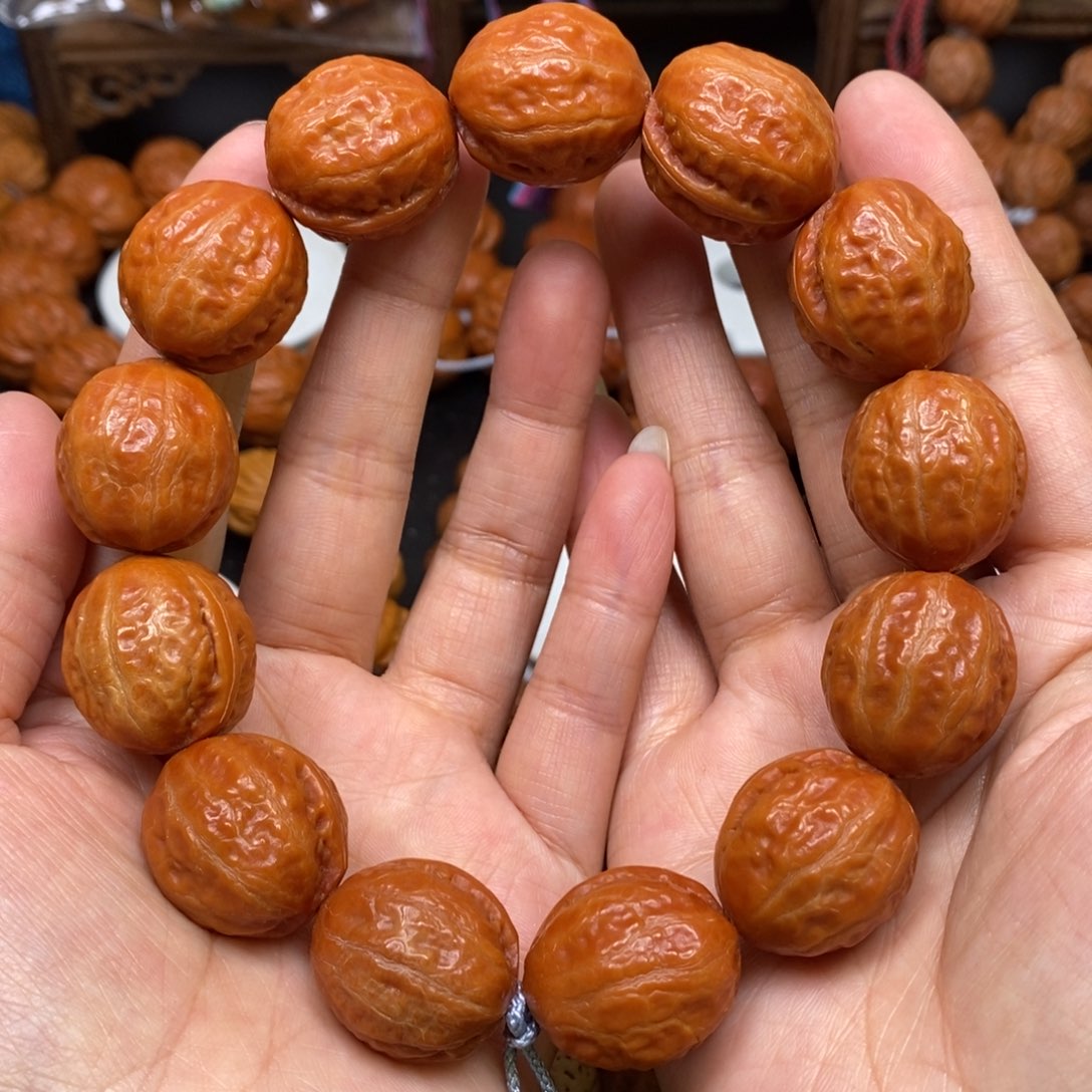 桃核手串光头富甲