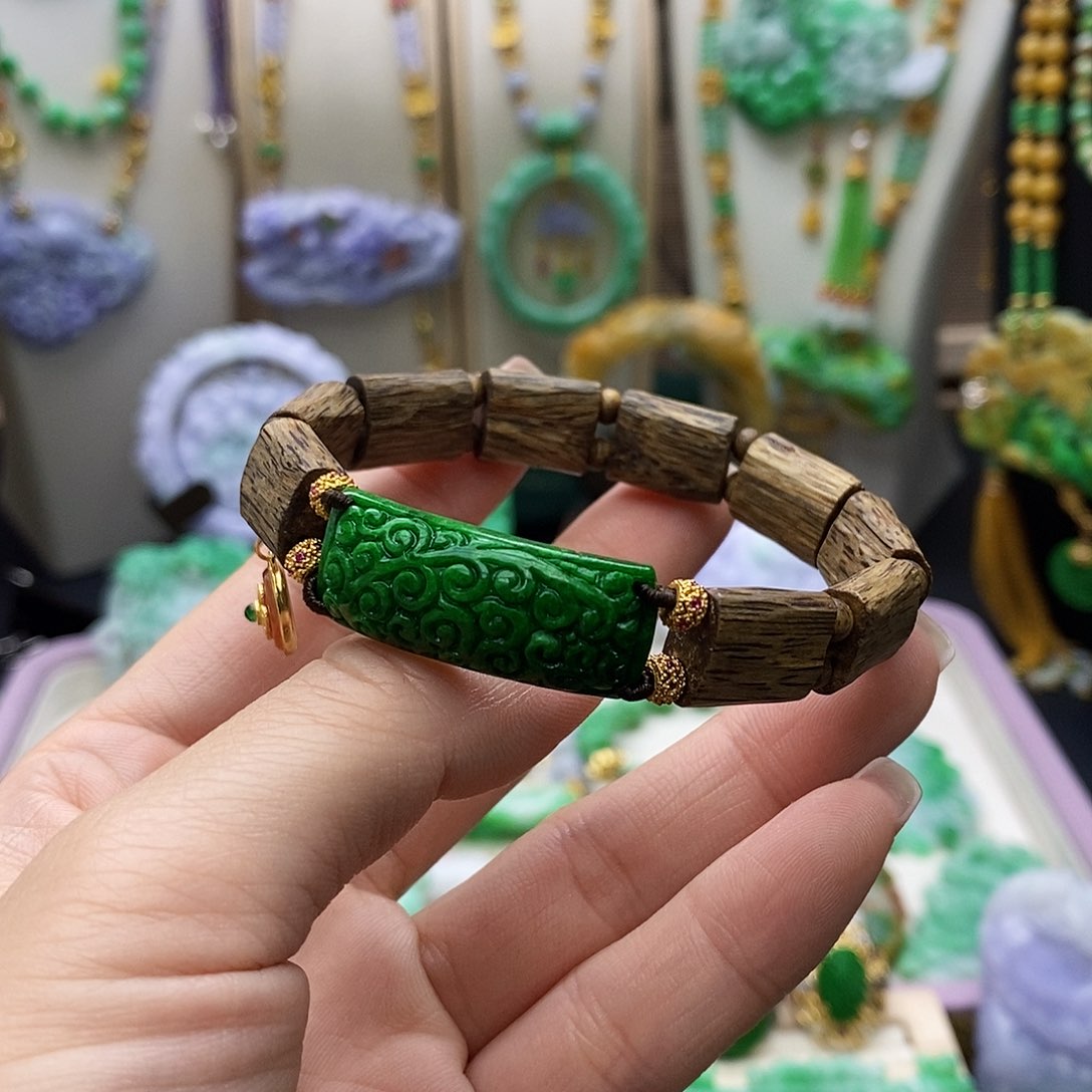 翡翠未镶嵌颈饰天然