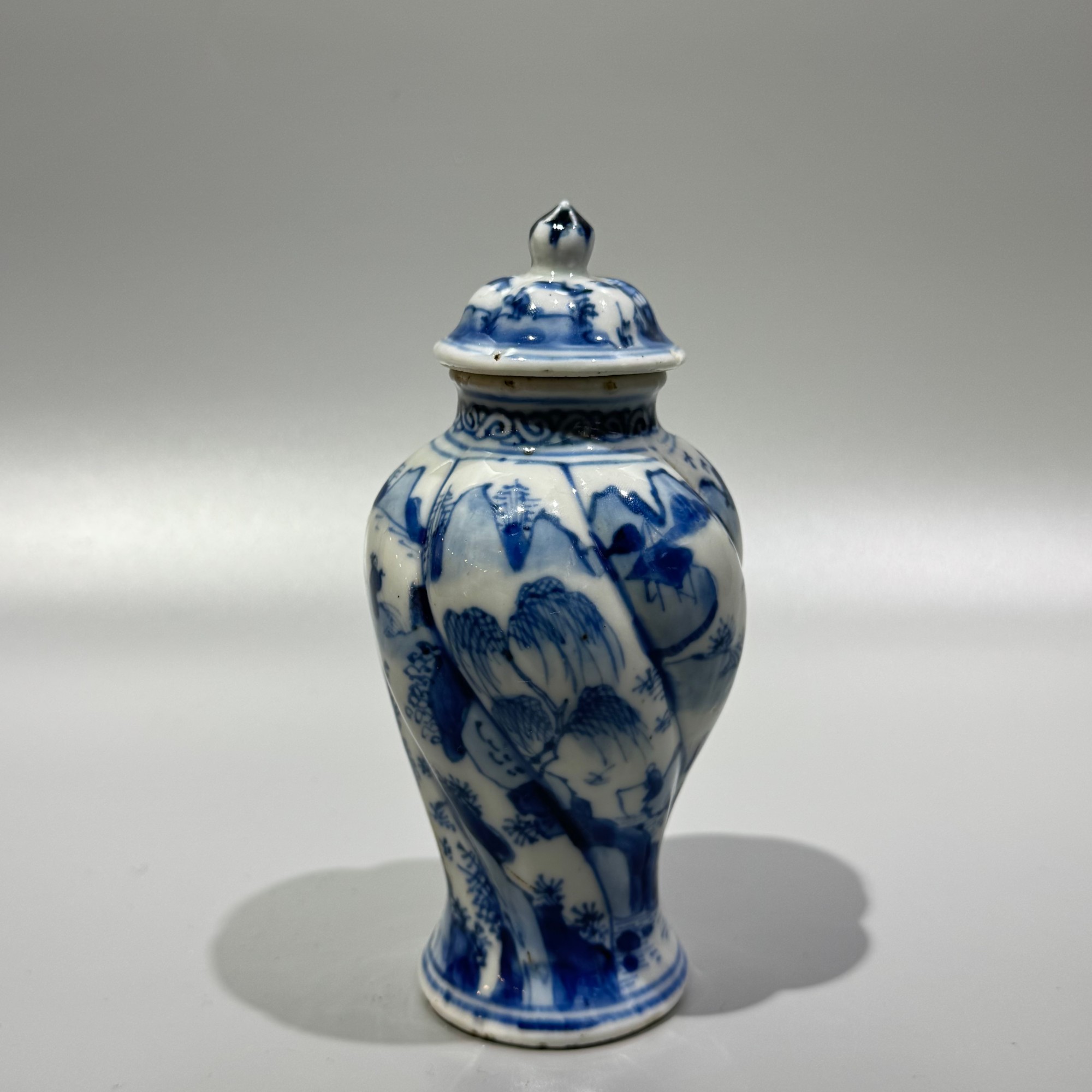 【预展链接】QW2-11清康熙·青花山水人物模印线条小盖瓶