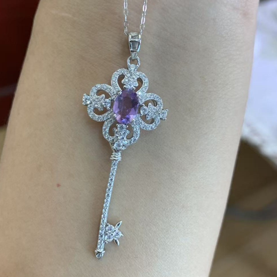天然紫水晶钥匙吊坠，S925银镶嵌，时尚精致百搭