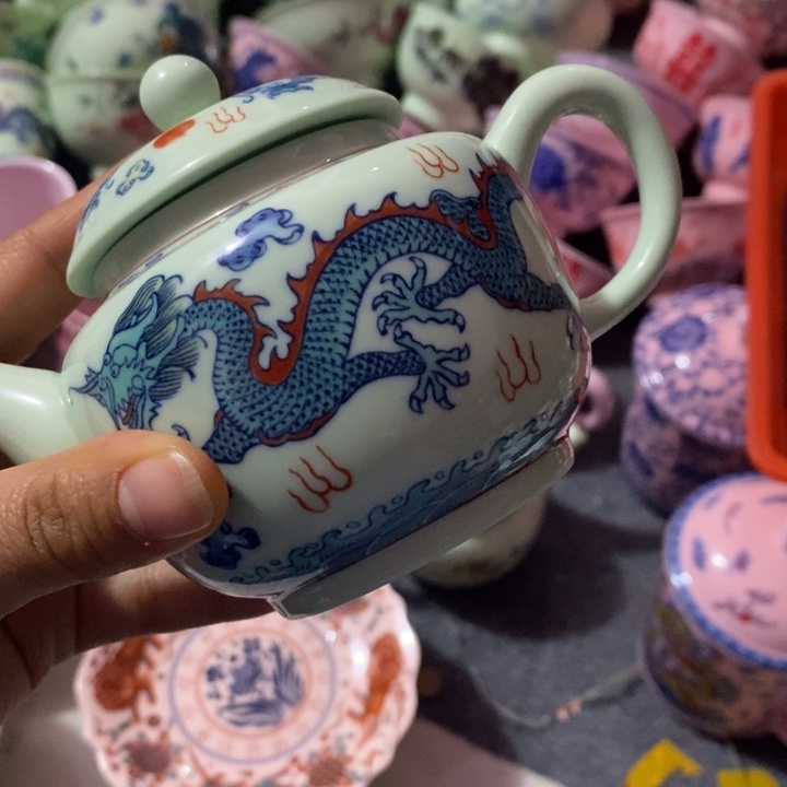 摆件陶绿稀土斗彩龙茶壶