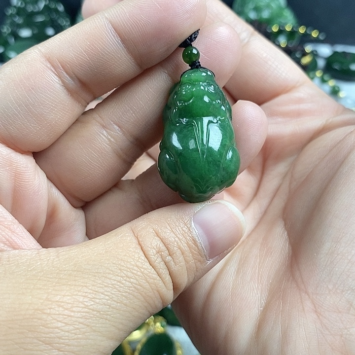 和田玉（碧玉）未镶嵌颈饰