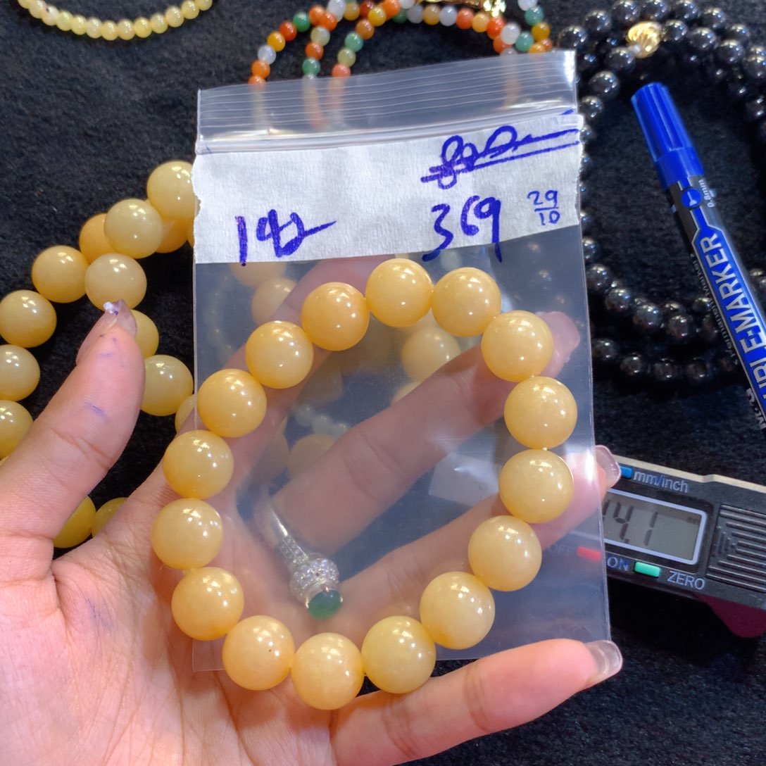 定制翡翠未镶嵌天然缅甸翡翠多样性