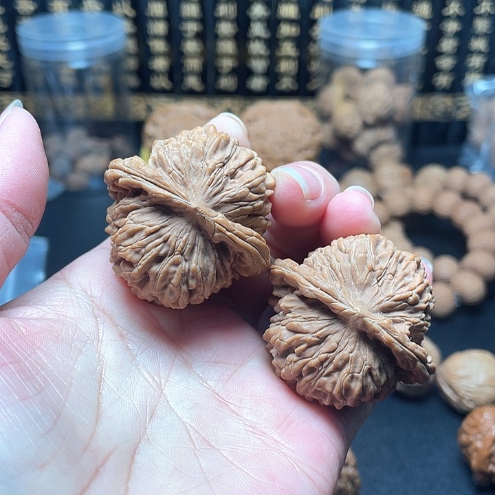 文玩核桃吊坠三*四座楼