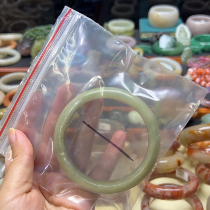 未镶嵌手镯石英岩玉阿**e1