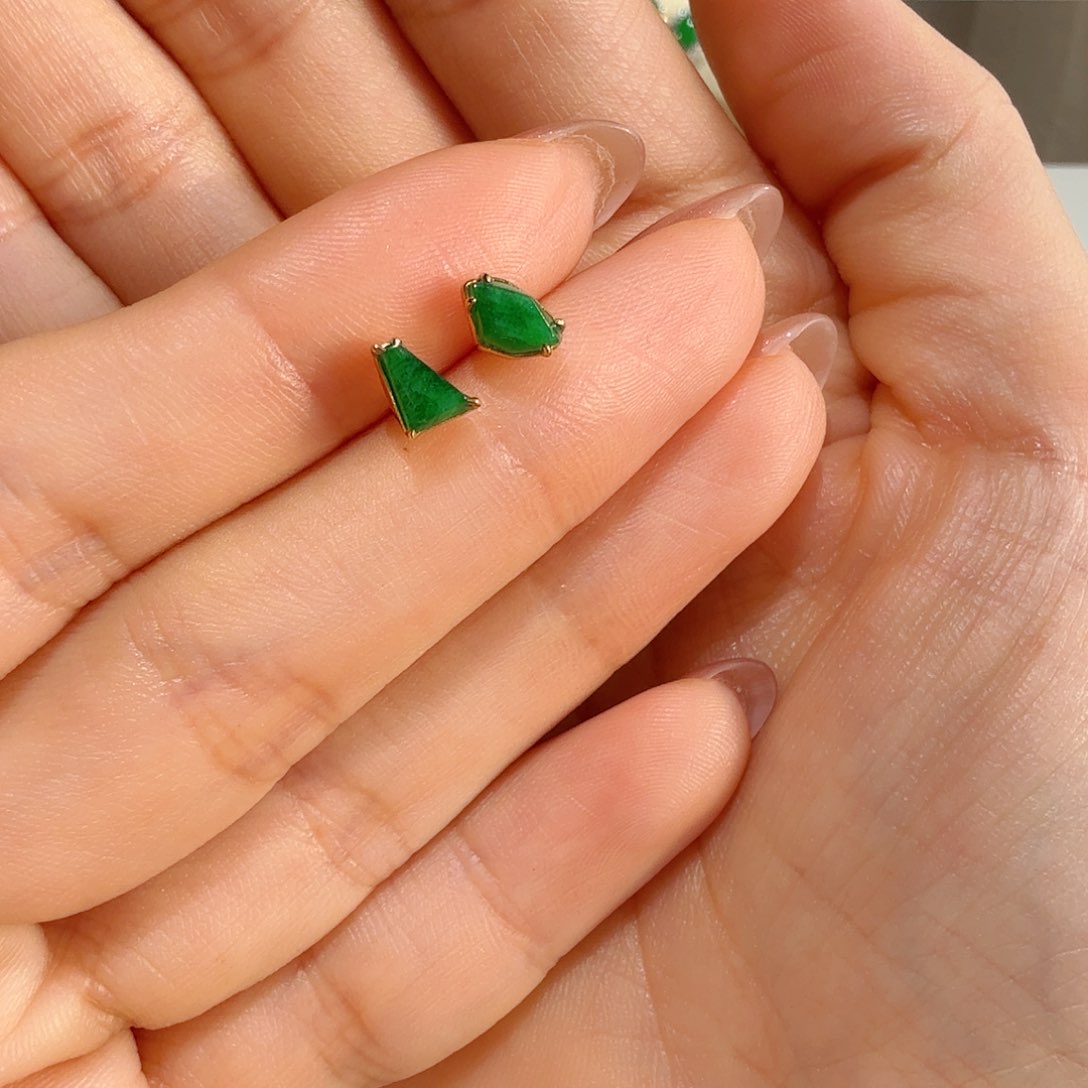 翡翠颈饰18K金镶嵌缅甸翡翠辣绿耳钉
