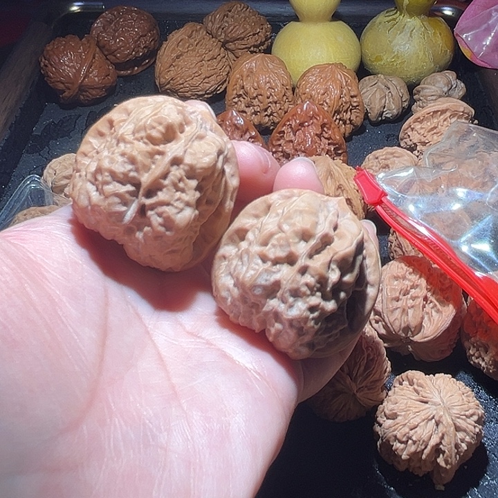 文玩核桃吊坠蛤蟆头