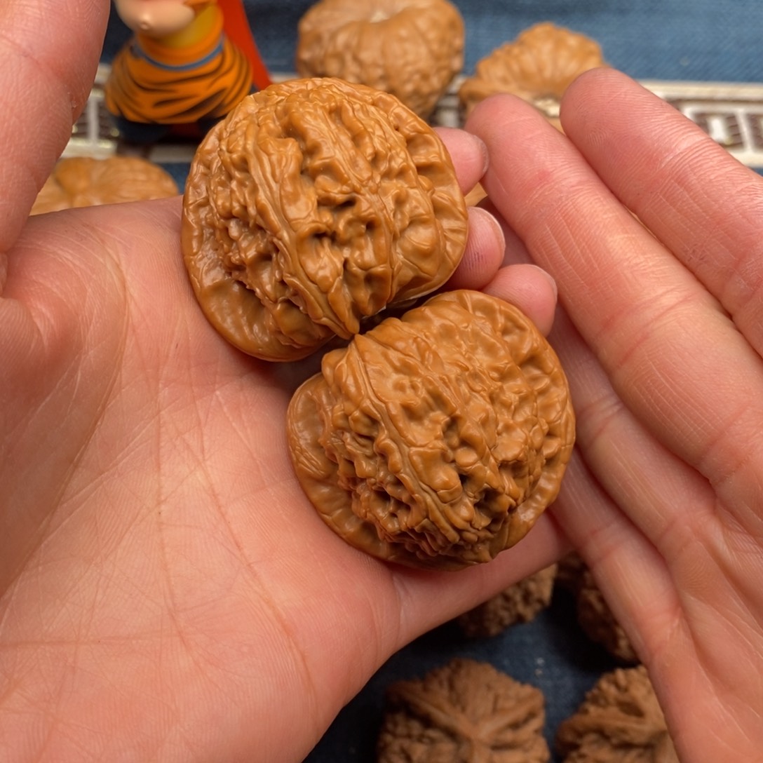 文玩核桃把件41全品三角白