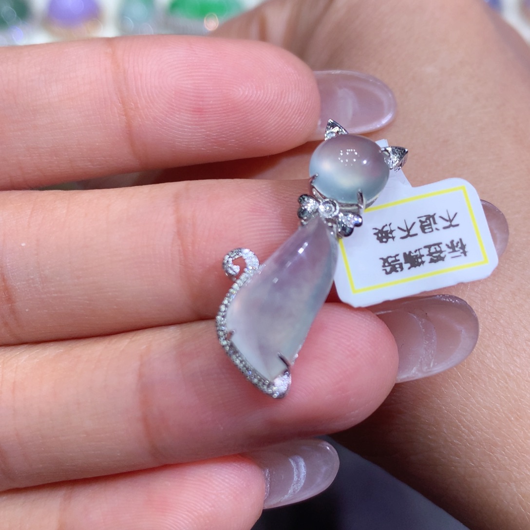 翡翠吊坠(赠链)18K金镶嵌