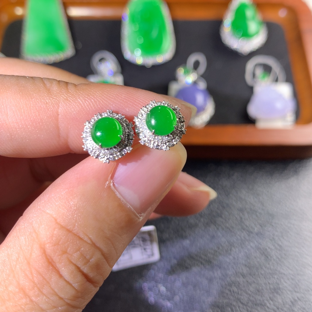 翡翠18K金镶嵌耳饰翡翠