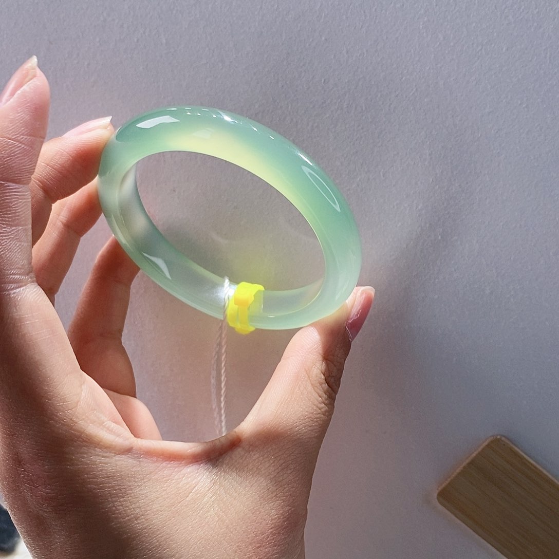 玛瑙/玉髓手镯未镶嵌53.5