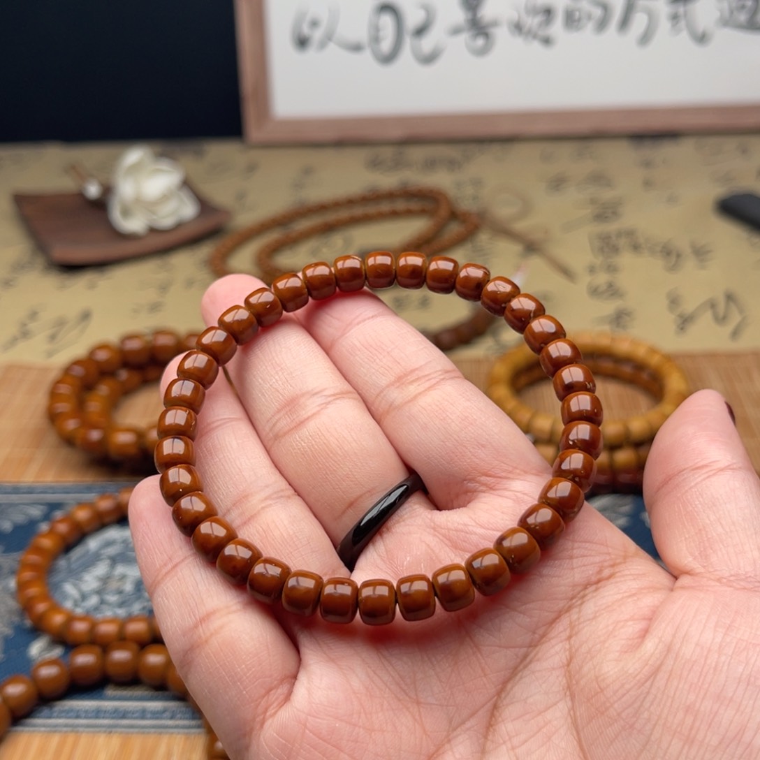 紫金鼠手串V****?纯肉老型7