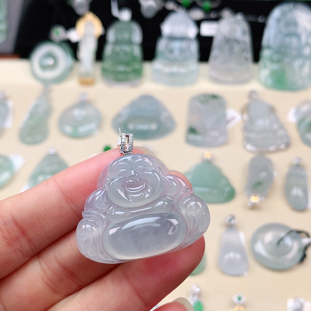 翡翠18K金镶嵌颈饰佛公