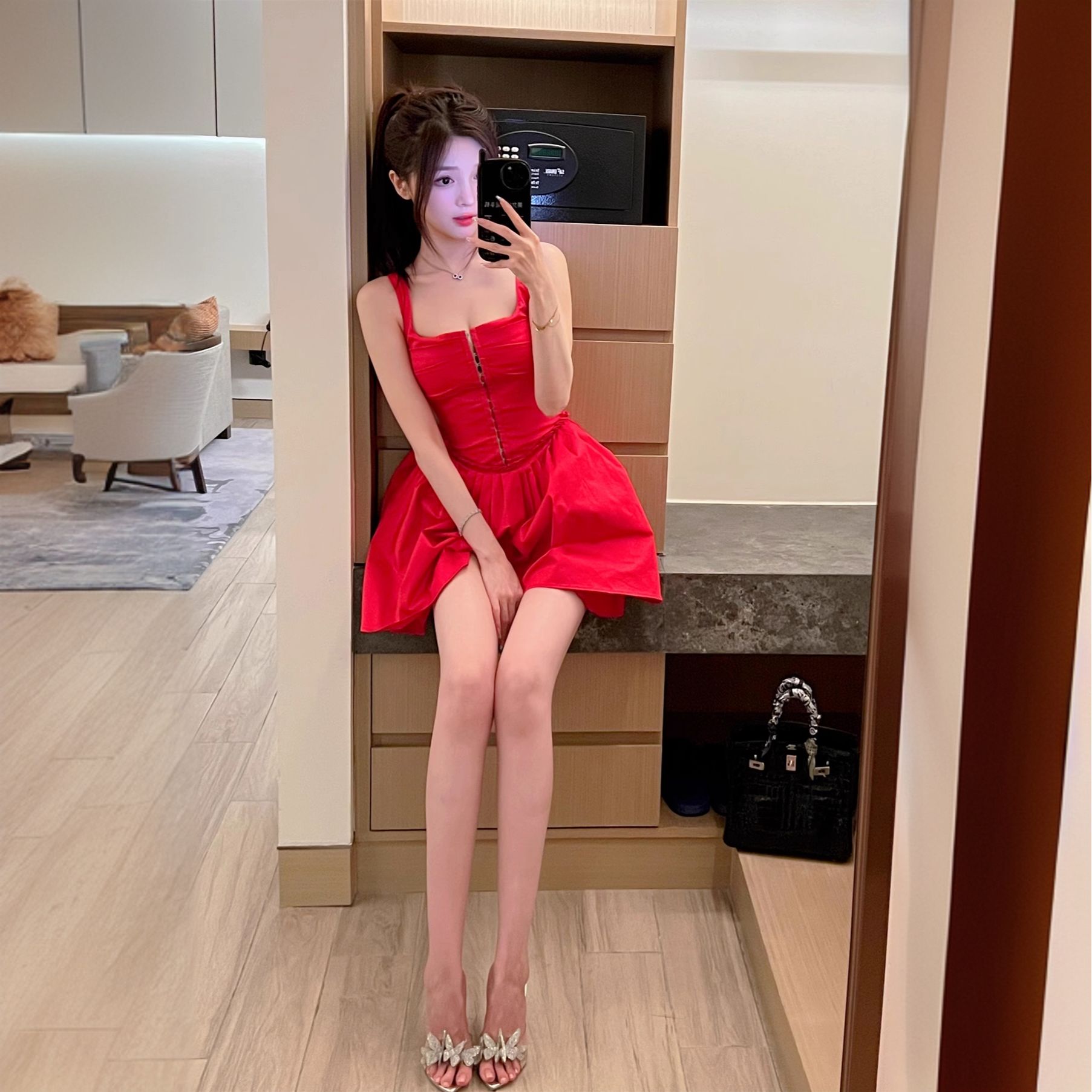 【PH2401063】【雕999唇膏颜色】性感翻领鱼骨修身蓬蓬褶皱连衣裙