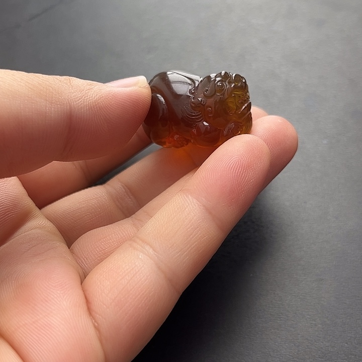 琥珀未镶嵌裸石吊坠