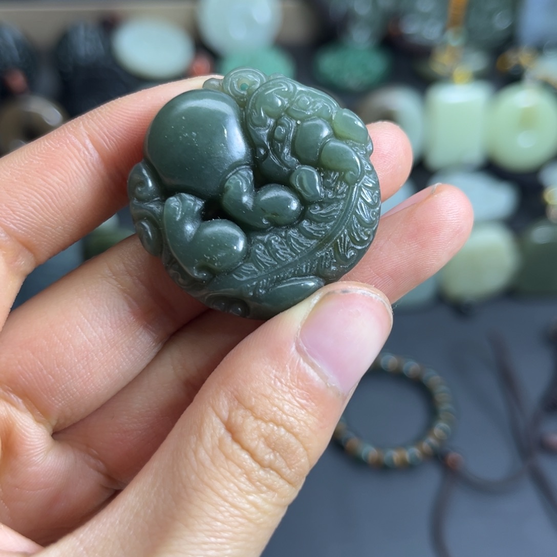 和田玉未镶嵌颈饰
