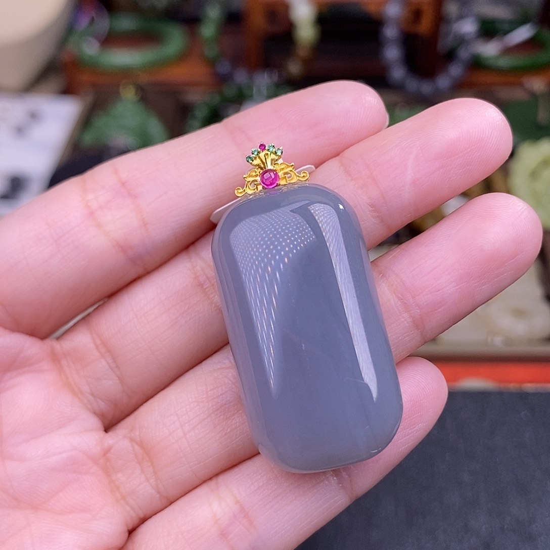 和田玉烟紫清货价吊坠18.K金未镶嵌