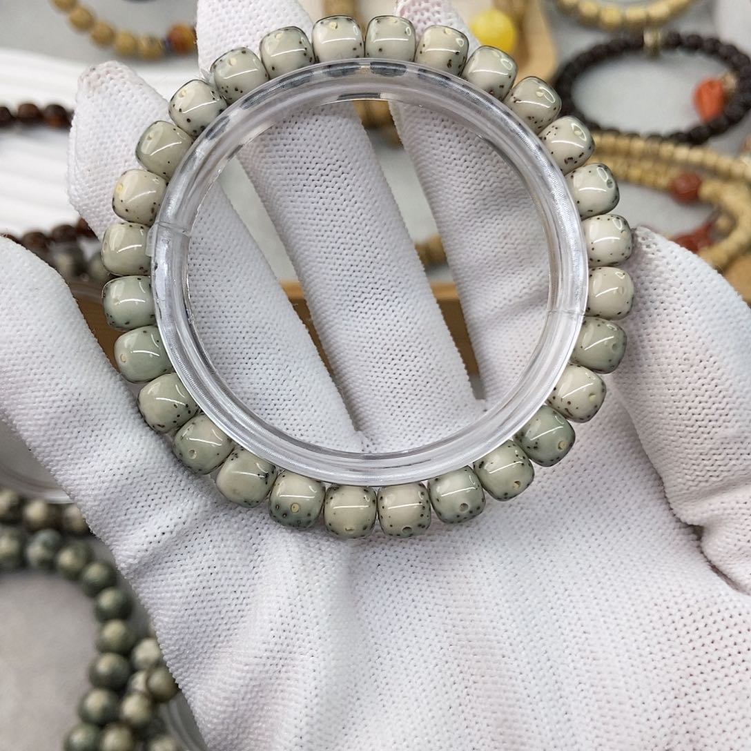 星月菩提手串8通体留白15