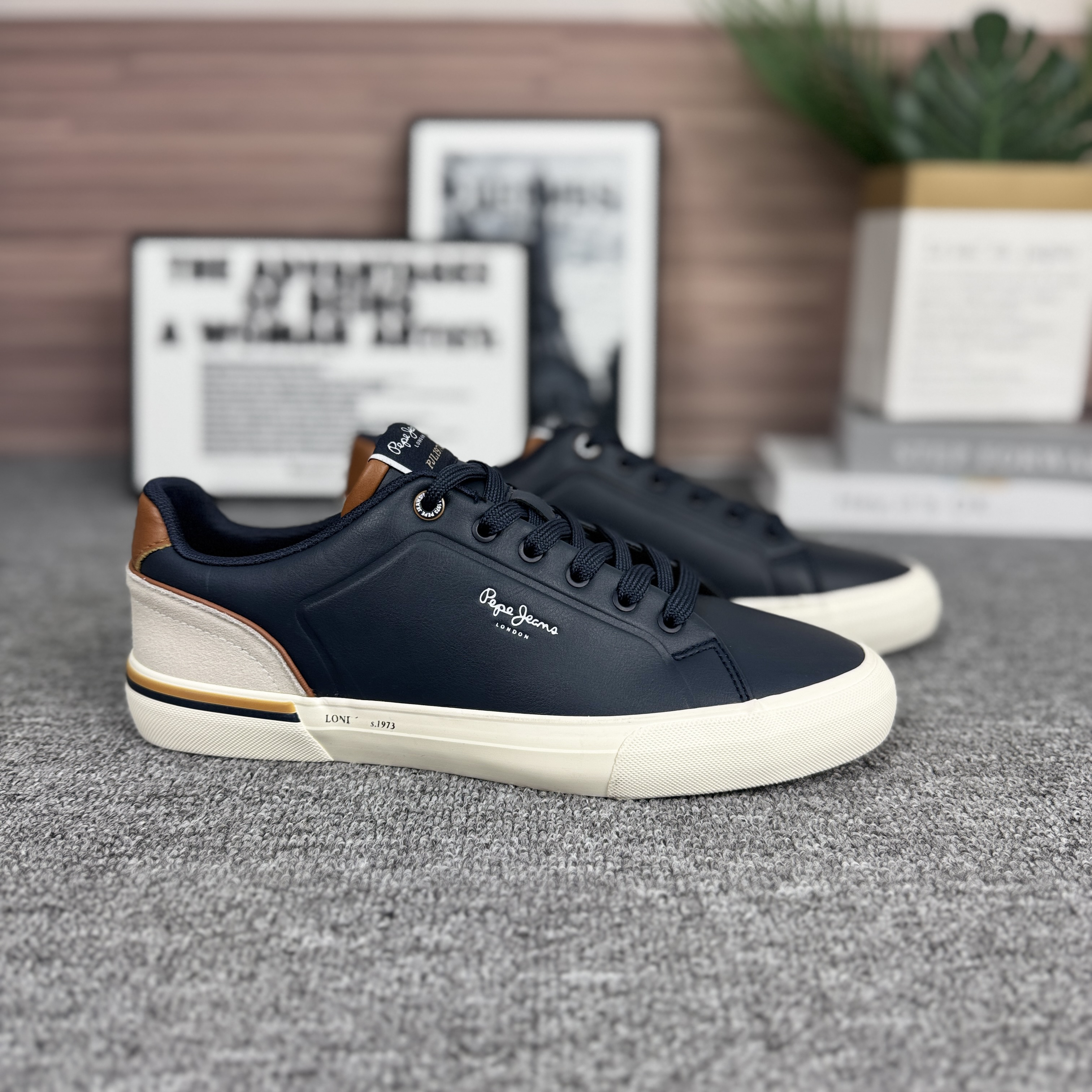 男女复古休闲系带软底皮鞋通勤时尚商务舒适防滑板鞋百搭潮流