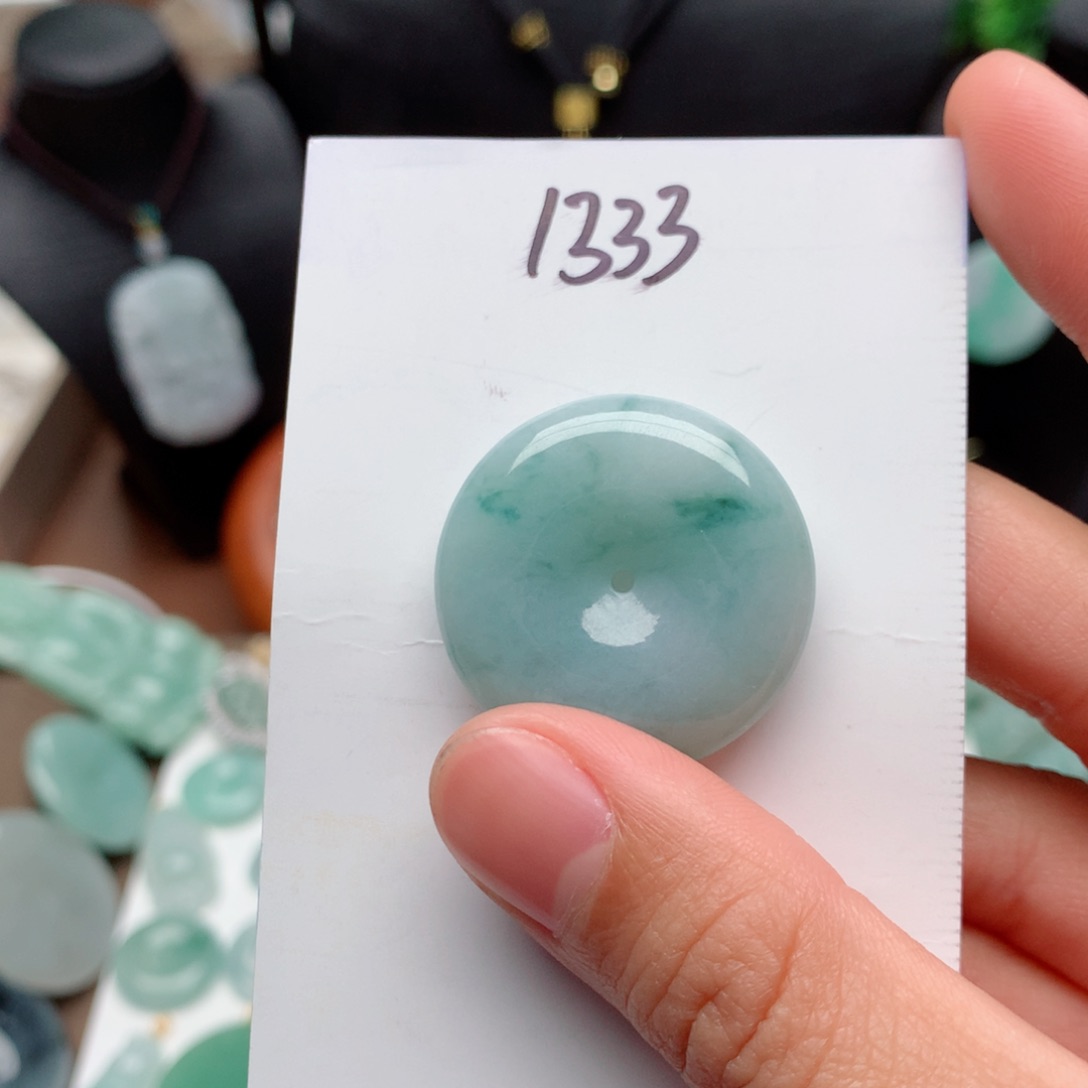 翡翠颈饰未镶嵌吊坠