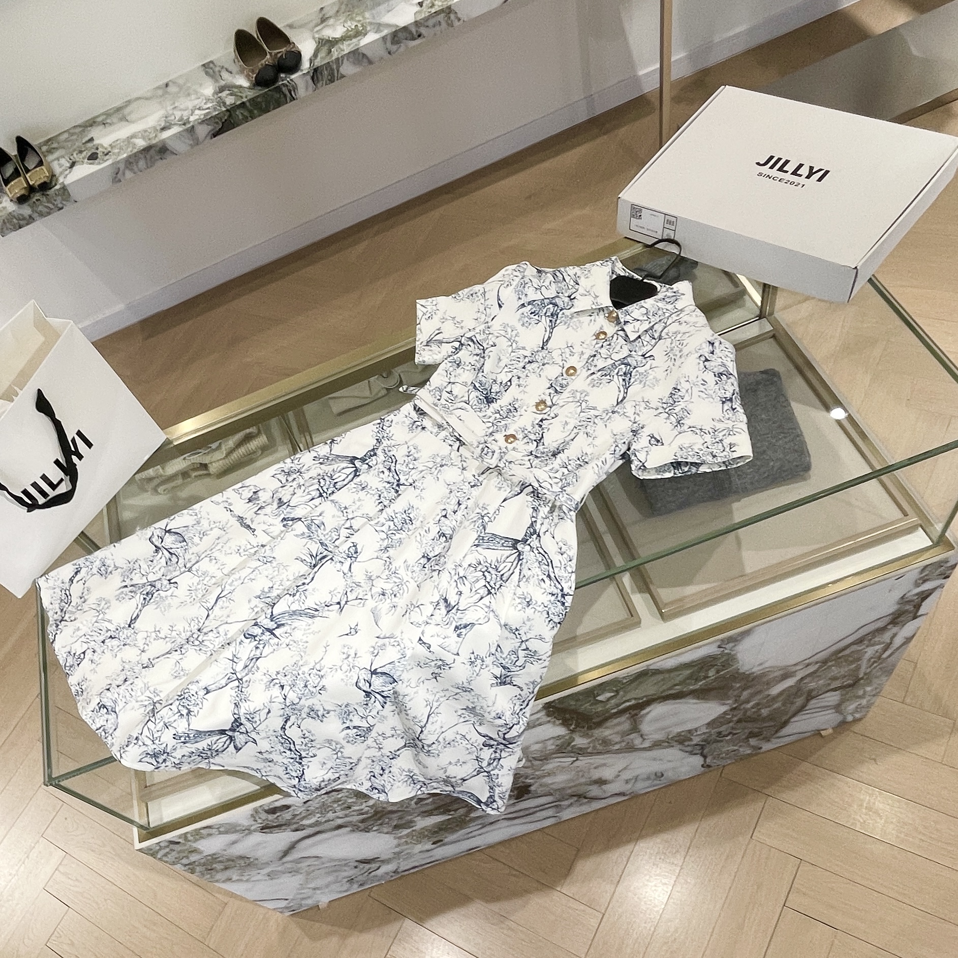 JILLYI南山店【青花瓷】白色素描女装连衣裙时尚复古夏款中国风