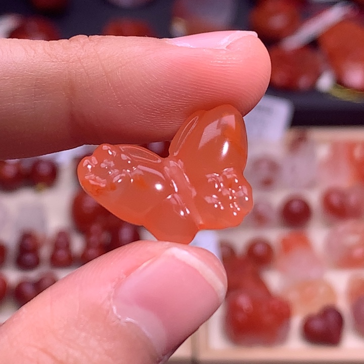 南红玛瑙未镶嵌珠宝半成品蝴蝶
