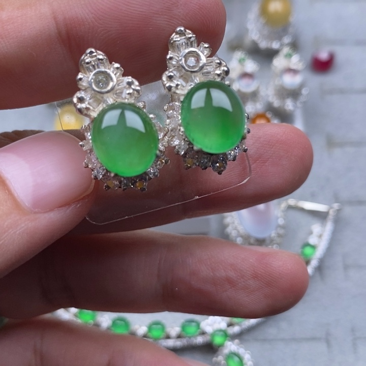 定制翡翠未镶嵌高冰木纳10.6mm