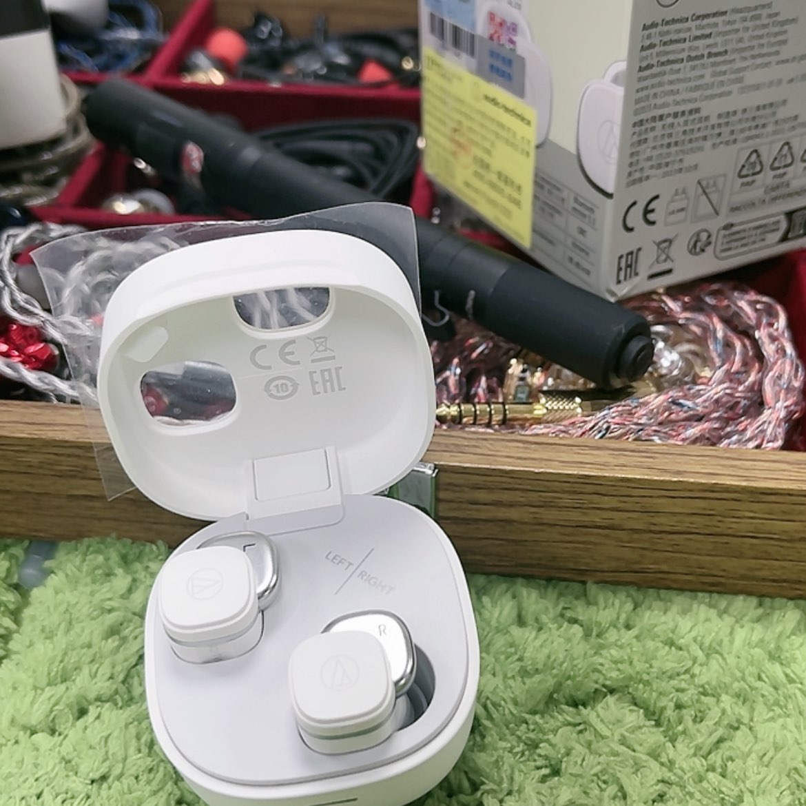 【闪购商品】95新小方糖白色