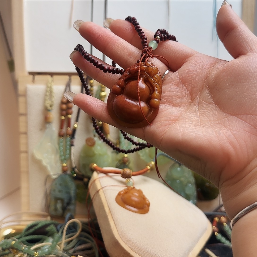 .***.蛇纹石玉合金颈饰