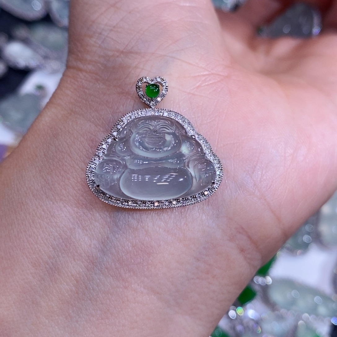 雪****翡翠18K金镶嵌颈饰