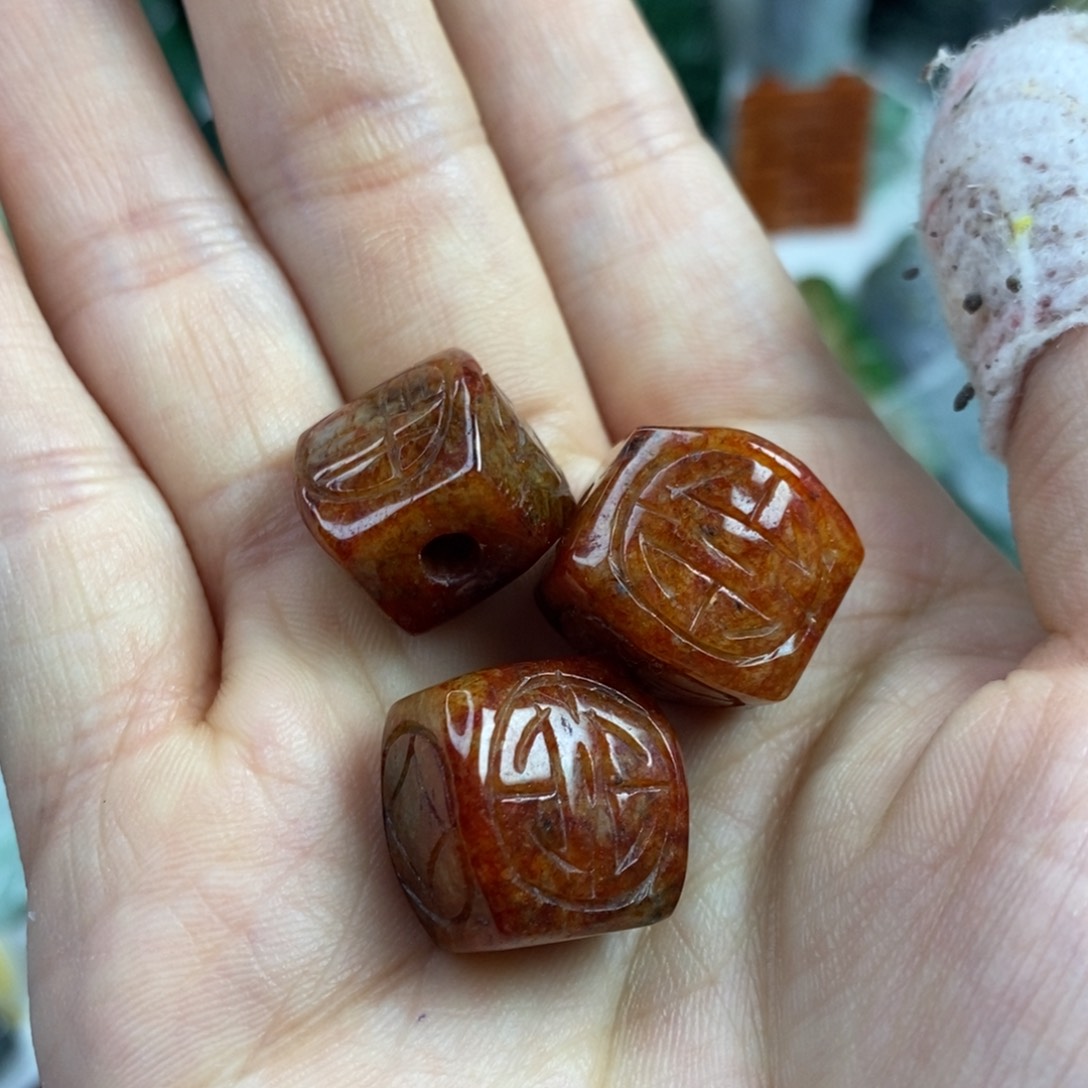 翡翠颈饰未镶嵌青**水