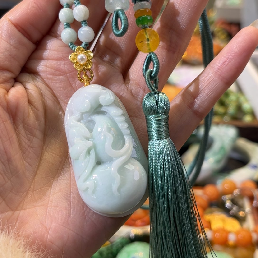 翡翠颈饰未镶嵌待编款